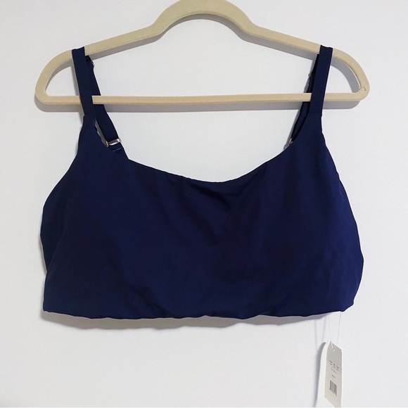 Andie - Navy Maui Top - Picture 1 of 3